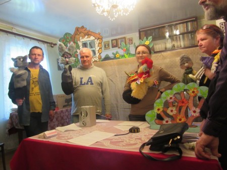 Сябры БХД і ТБМ разам ствараюць у Баранавічах лялечны тэатр (фота)