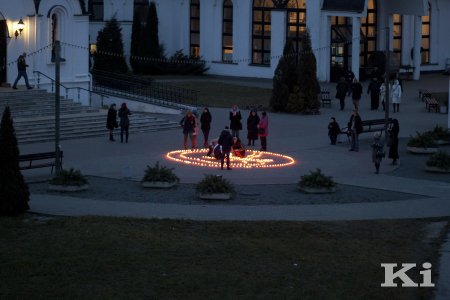 У Мінску запалілі 300 свечак у памяць аб ненароджаных дзецях (фота, відэа)