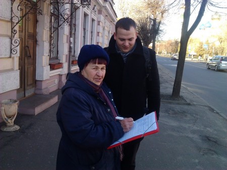 В Бобруйске на улицах и в поликлиниках прошла акция "За качественную медицину" (фото)