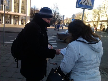 В Бобруйске на улицах и в поликлиниках прошла акция “За качественную медицину” (фото)