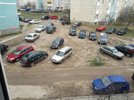 В Гродно собирают подписи за установку парковок (фото)