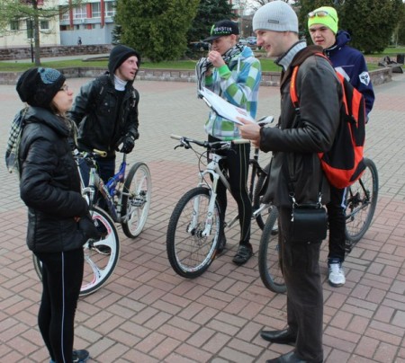 Члены БХД провели игру в велоориентирование для молодежи Новополоцка (фото)