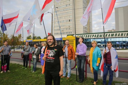 В Минске прошли пикет и шествие от ЦУМа к БТ (фото) 