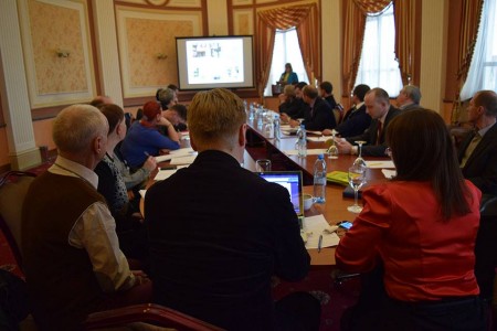 Представители властей приняли участие в круглом столе, организованном Анной Канопацкой и БХД